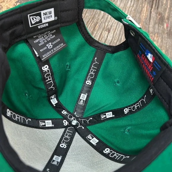Rare Philadelphia Phillies St. Patty’s Day women’s New Era baseball hat 9Forty - Picture 3 of 3